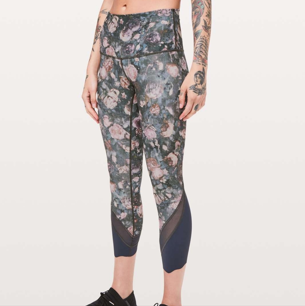 Lululemon Wunder Under Crop II Scallop Pant/Top Set Frosted Rose Multi /Melanite - Picture 5 of 15